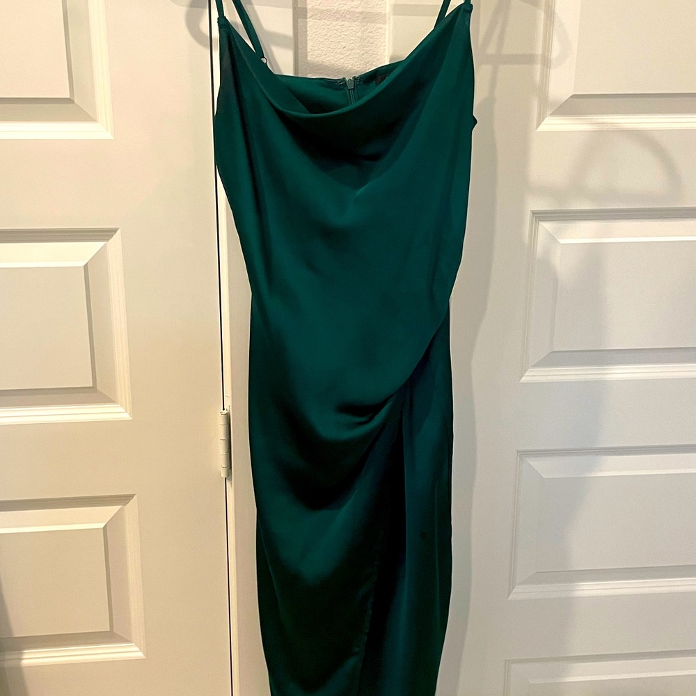 ✨Lulus Dress✨worn once! Silk Emerald Green Dress Slinky Wrap Dress - Size Medium